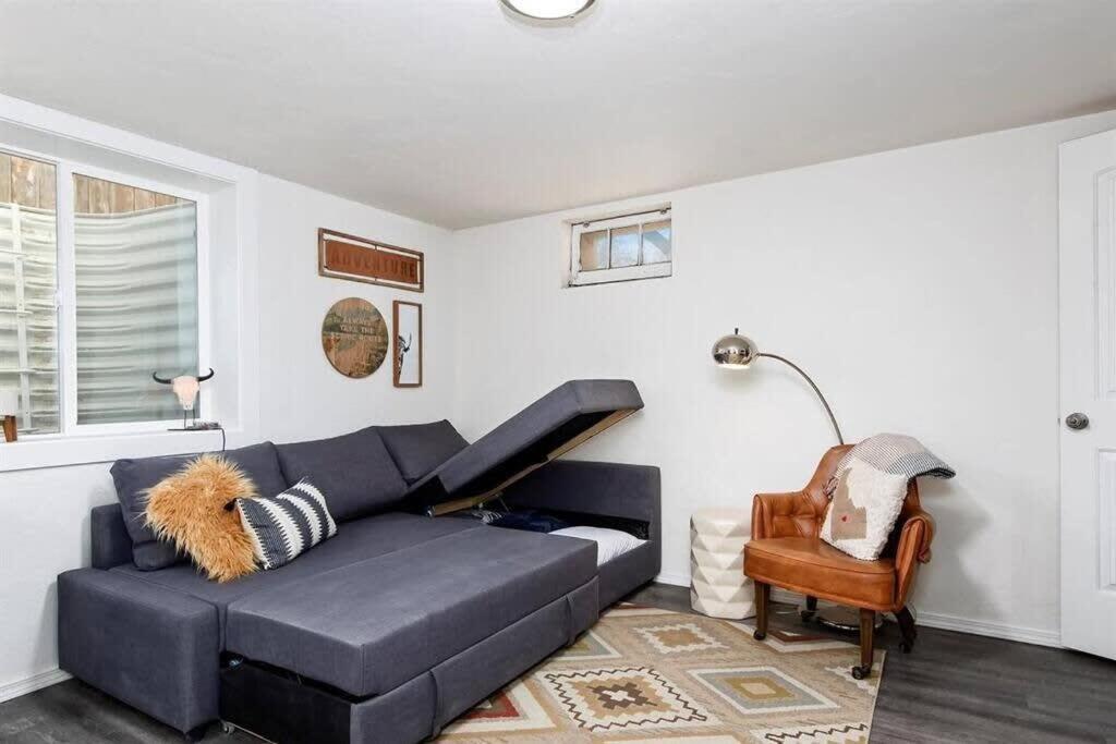 #stayinmydistrict Pendleton Chic Apartment