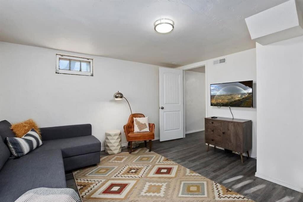 Apartment #stayinmydistrict Pendleton Chic *